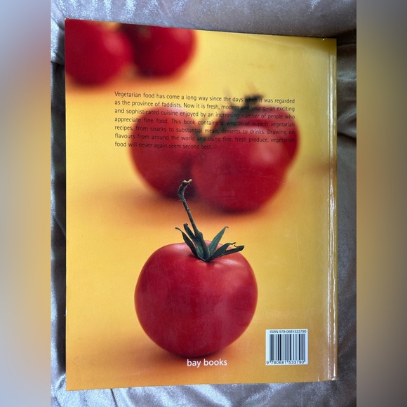 The essential vegetarian cookbook - Picture 3 of 7